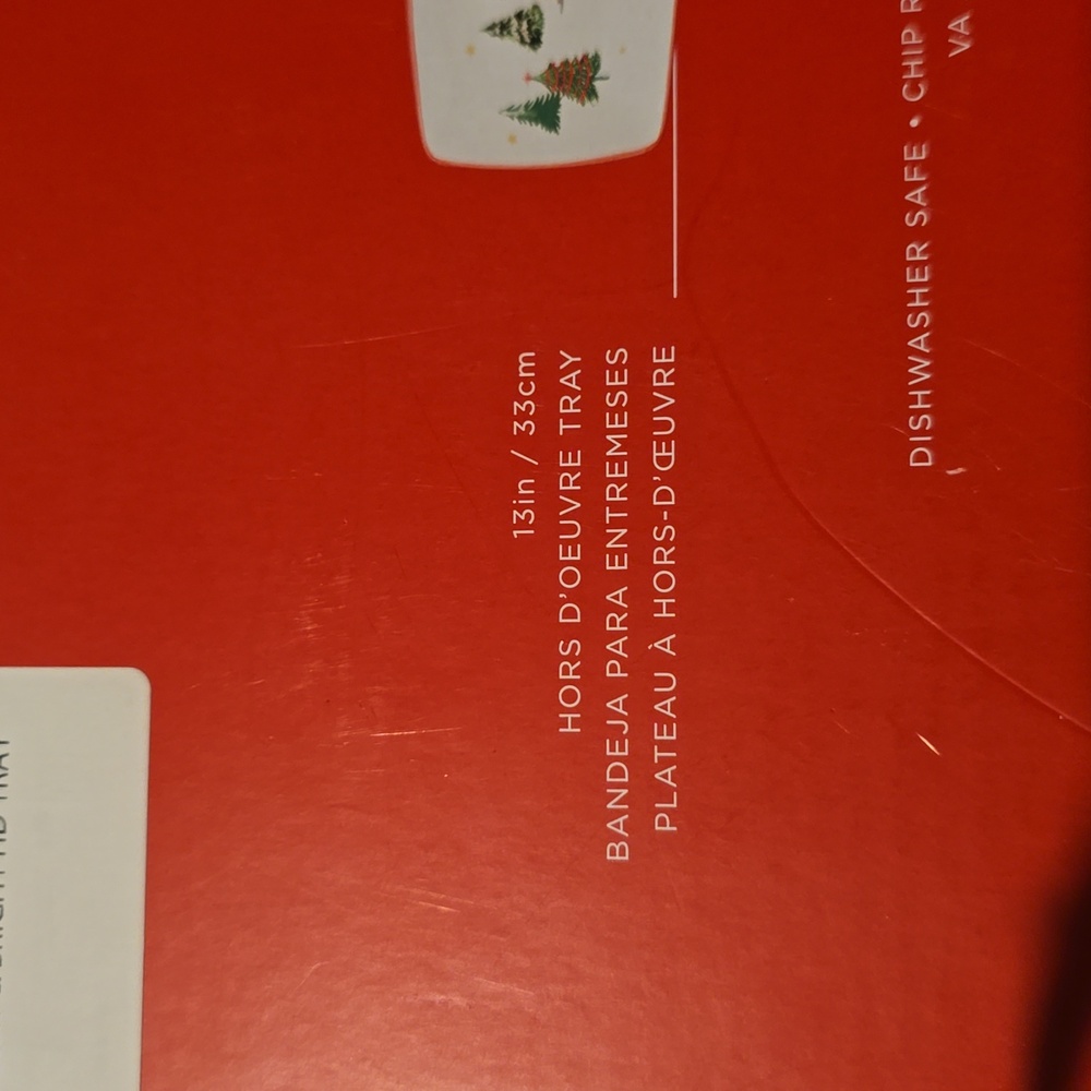 Oneida Entertain 365 Red and White Holiday Tray - Picture 4 of 5